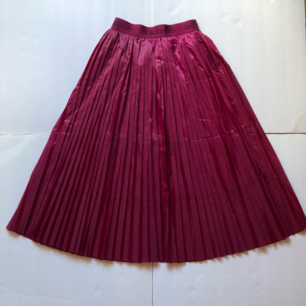 Adidas Pleated MIDI Skirt in Power Berry Sz XS NWT BUY IT NOW!